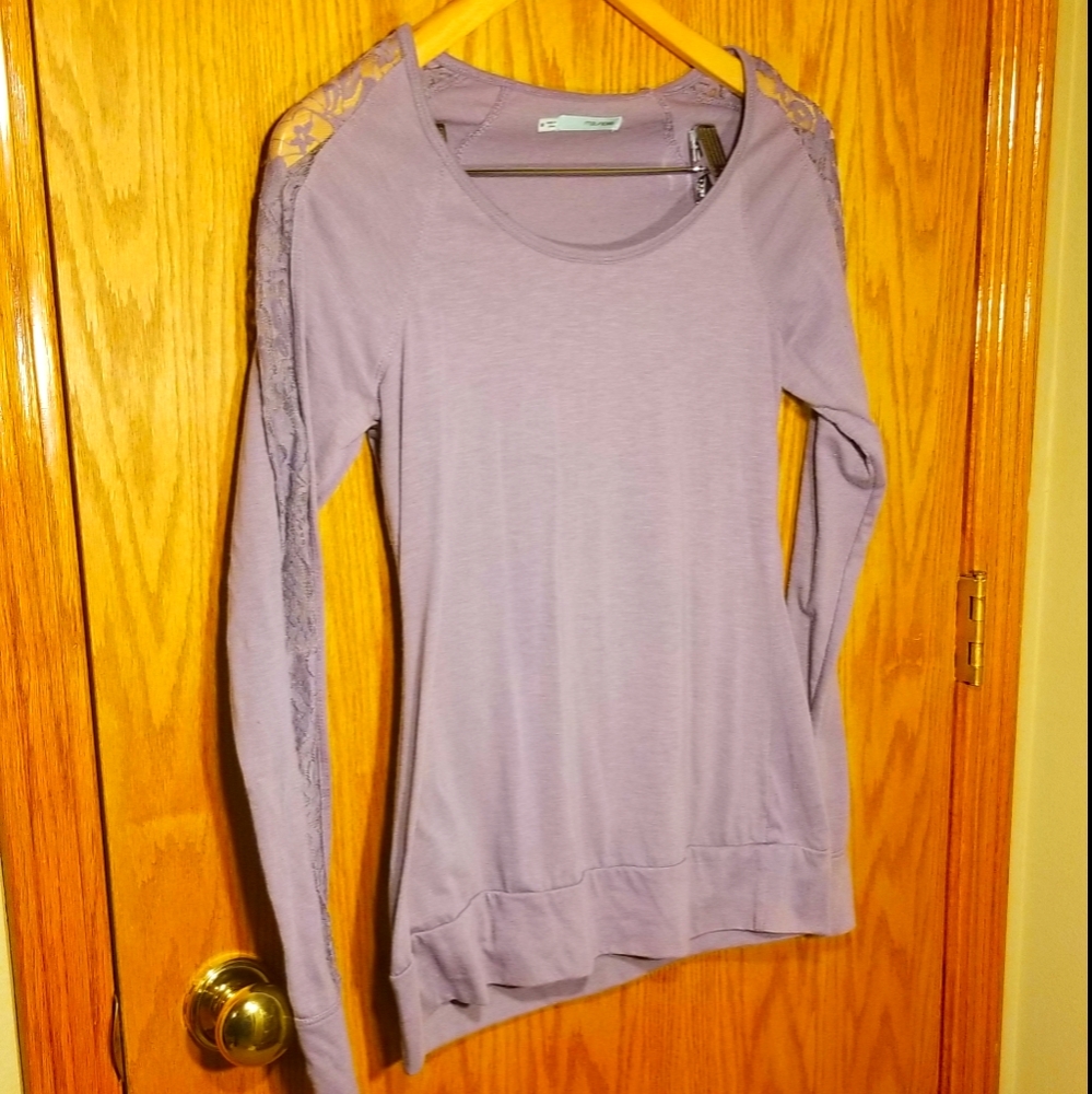 Lavender top with Lace Sleeves